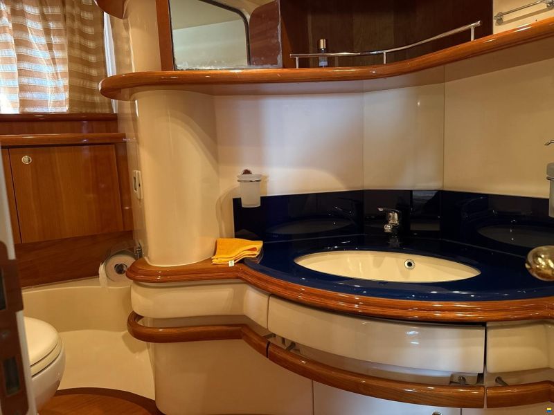 Azimut 55E