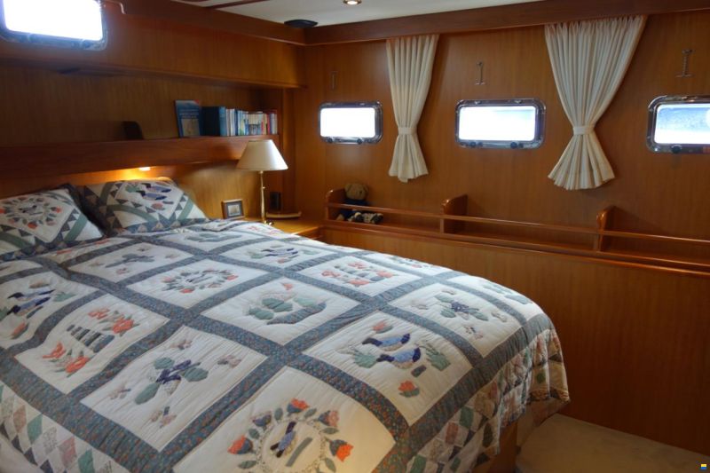 AMS Marine Trawler 420