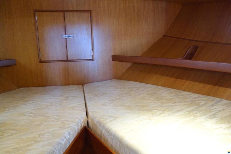 AMS Marine Trawler 420