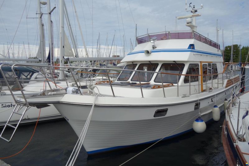 AMS Marine Trawler 420