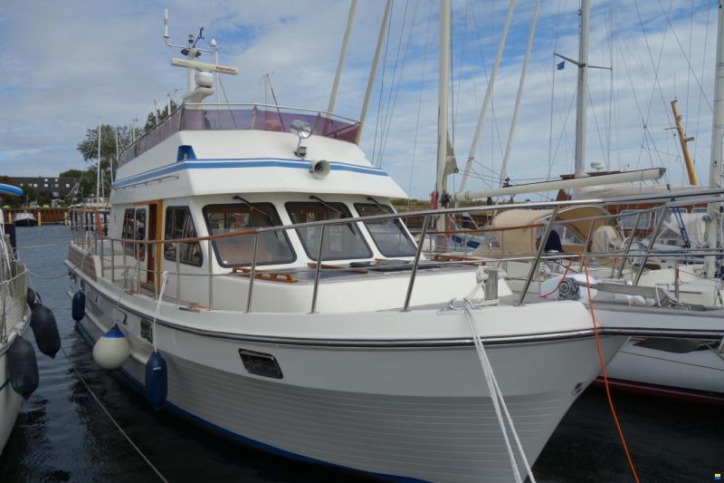 AMS Marine Trawler 420