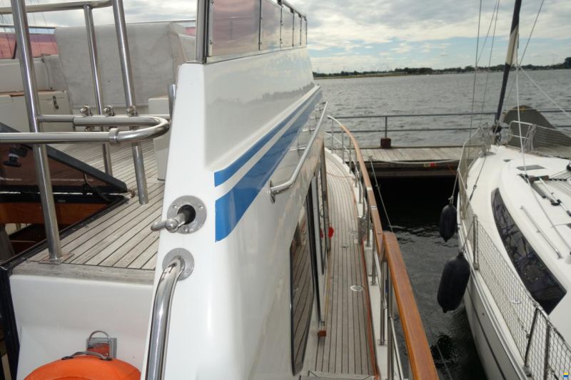 AMS Marine Trawler 420