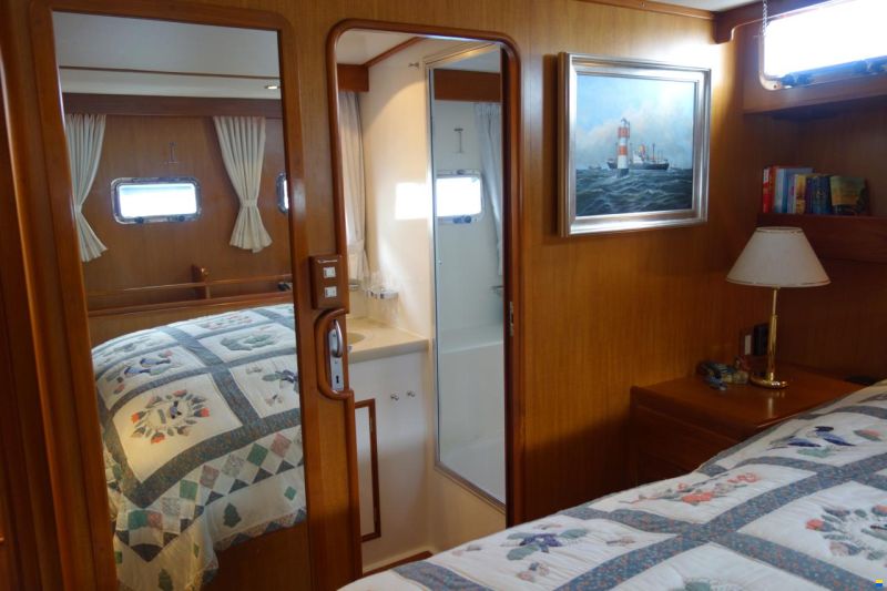 AMS Marine Trawler 420