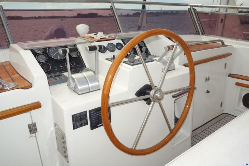 AMS Marine Trawler 420