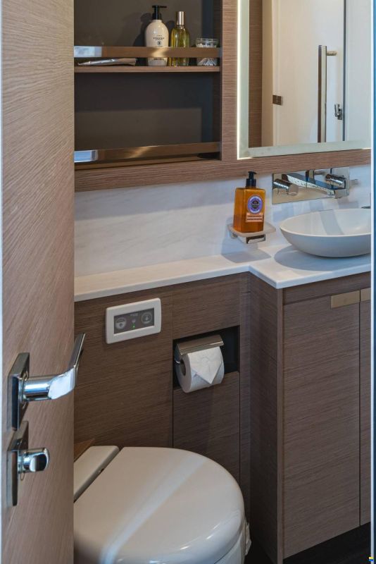 Fountaine-Pajot Power 67