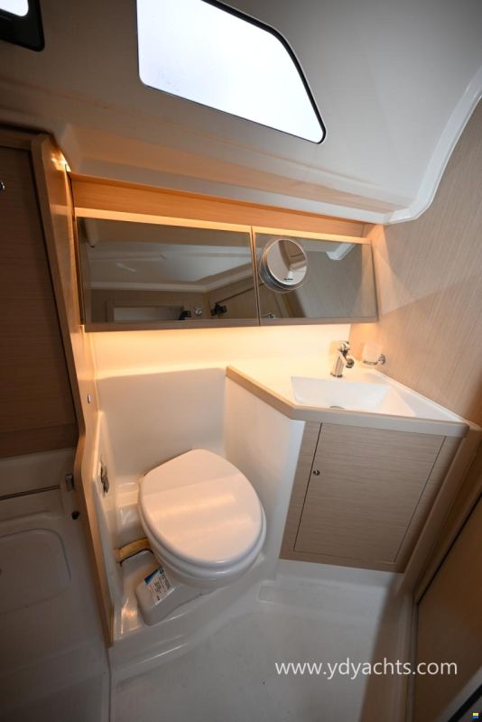 Beneteau Oceanis 40.1 Owner's Version