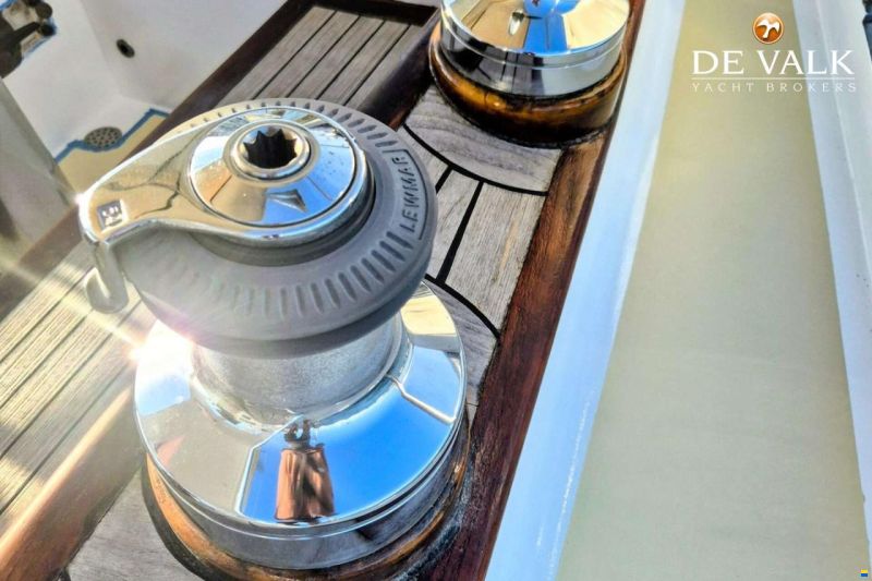 Brown Bluewater 49