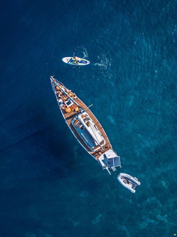 Coronado 35