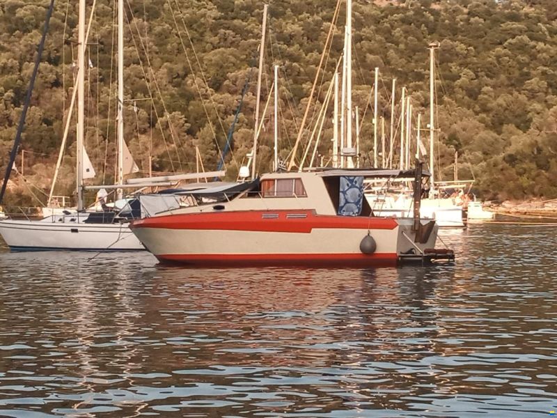 Custom motorboat