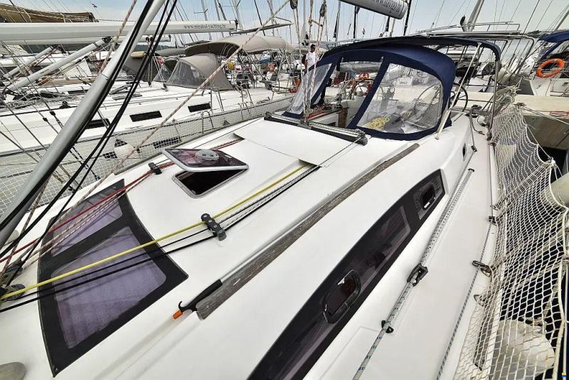 Beneteau Oceanis 43