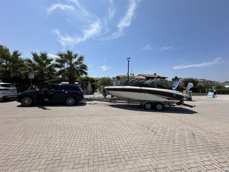 Sea Ray 220 Select Bowrider
