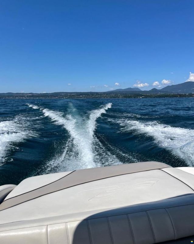 Sea Ray 220 Select Bowrider