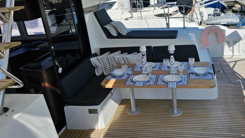 Lagoon 42