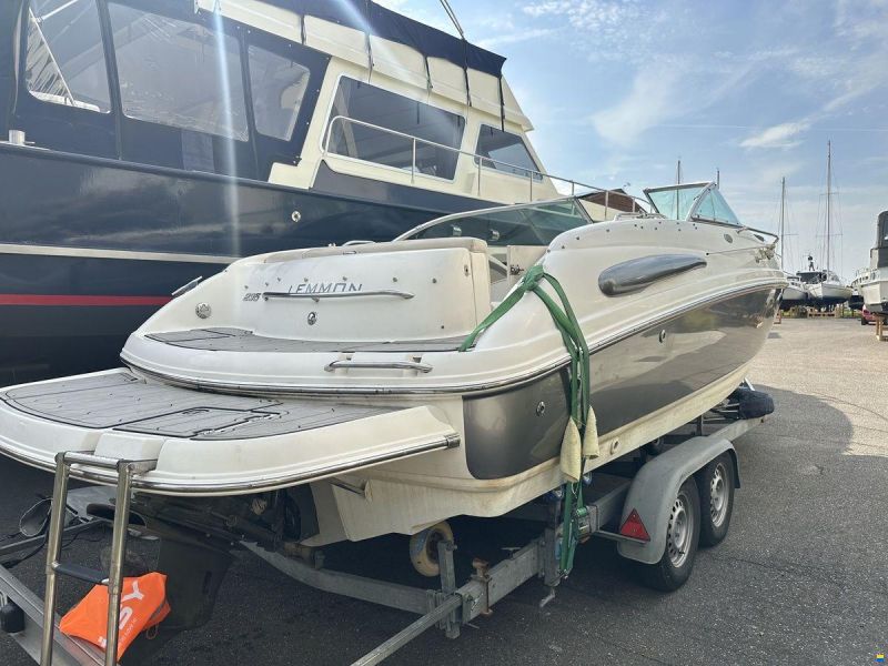 Chaparral 325 SSI