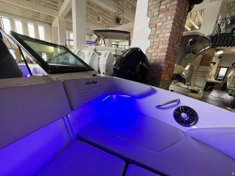 Sea Ray 210 SPX