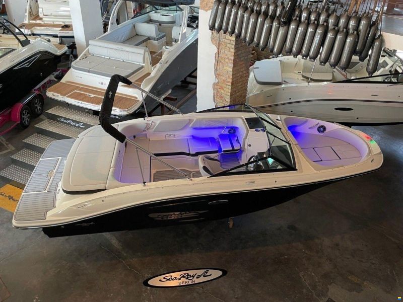 Sea Ray 210 SPX