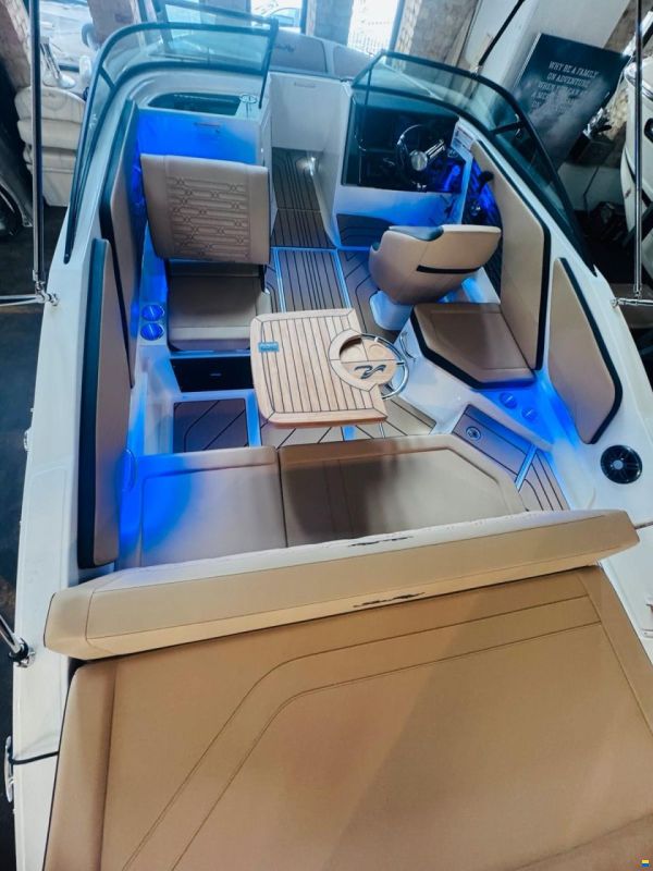 Sea Ray 210 SPXE