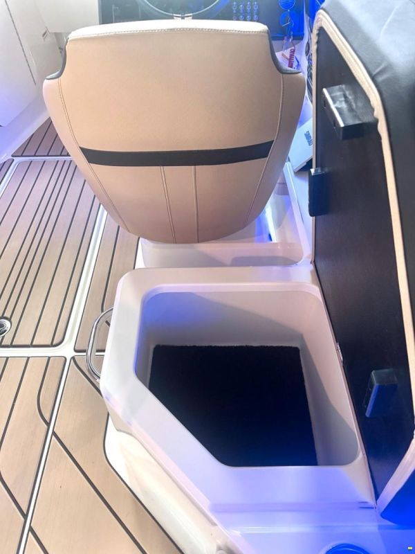 Sea Ray 210 SPXE