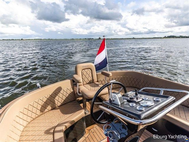 Waterspoor 717 Aviator