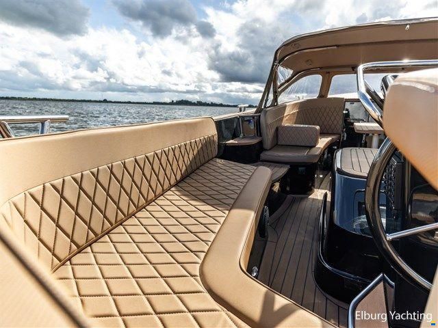 Waterspoor 717 Aviator