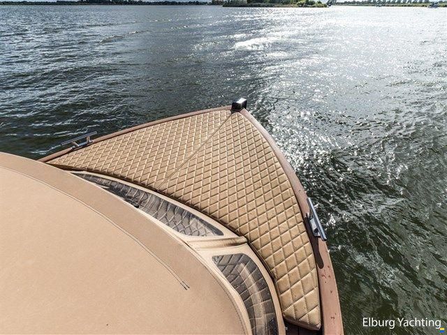 Waterspoor 717 Aviator