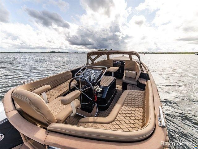 Waterspoor 717 Aviator