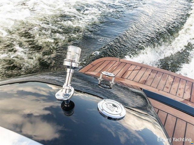 Waterspoor 717 Aviator