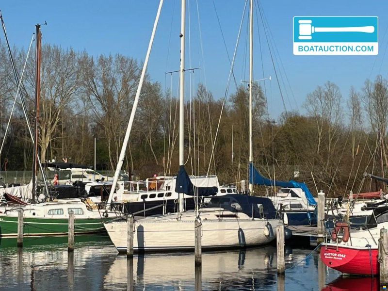 Beneteau First 30