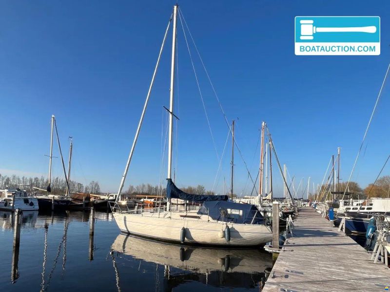 Beneteau First 30