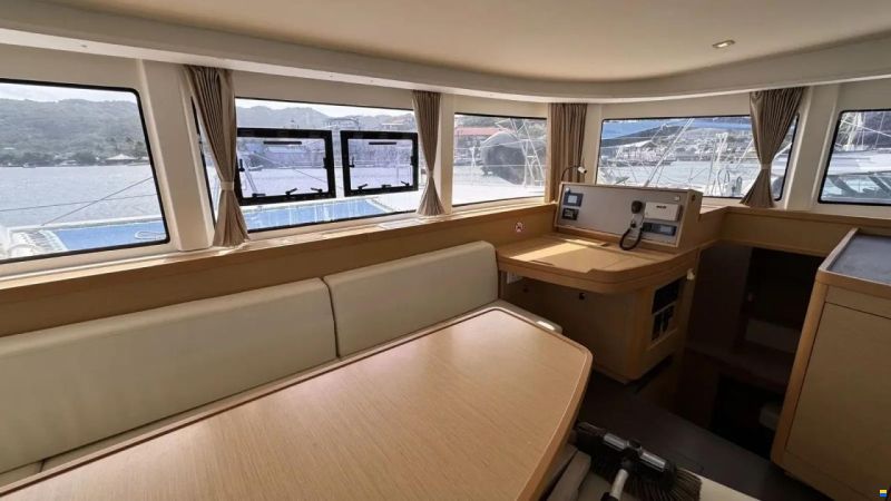 Lagoon 42