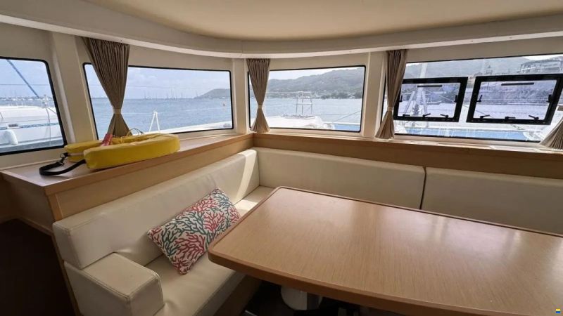 Lagoon 42