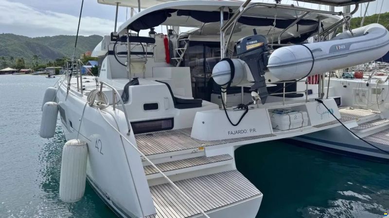 Lagoon 42
