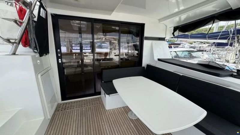 Lagoon 42