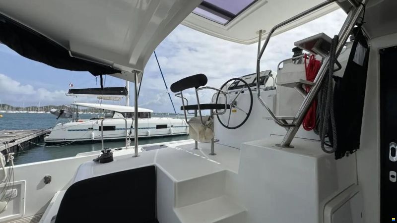 Lagoon 42