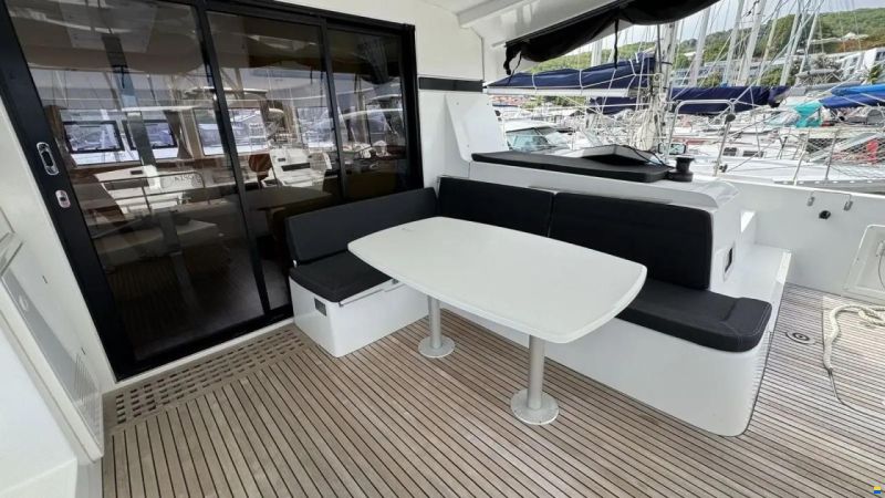 Lagoon 42