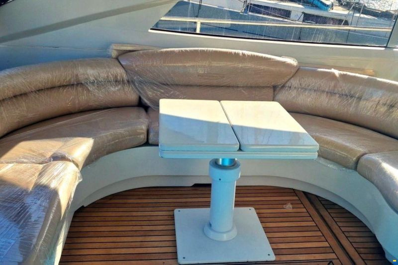 Pershing 65