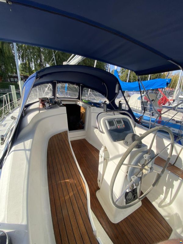 Bavaria 32
