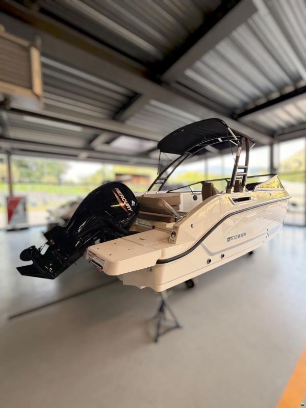 Quicksilver 675 Bowrider