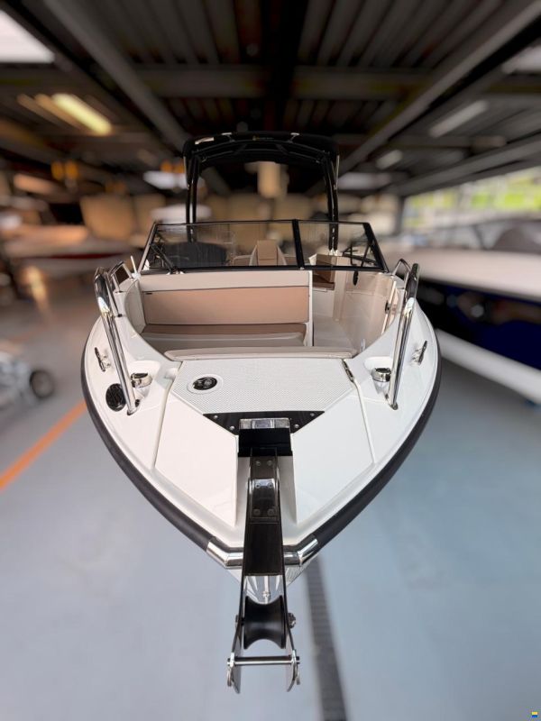 Quicksilver 675 Bowrider