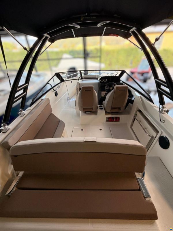 Quicksilver 675 Bowrider