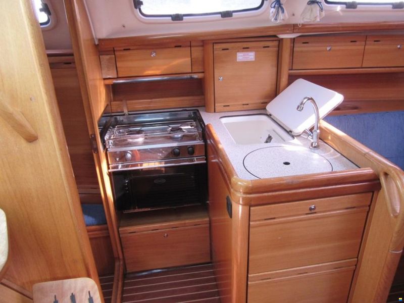 Bavaria 31 cruiser