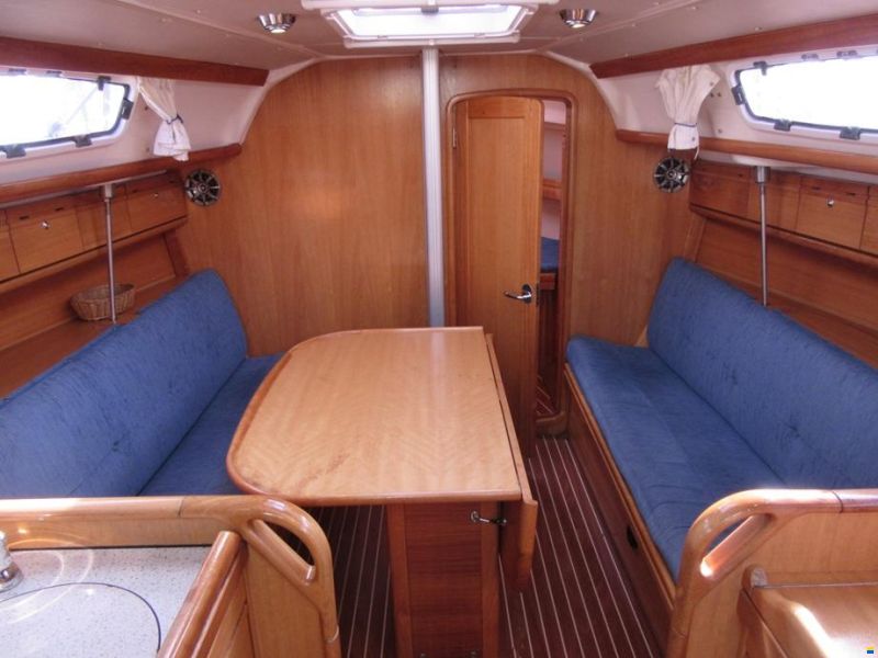 Bavaria 31 cruiser