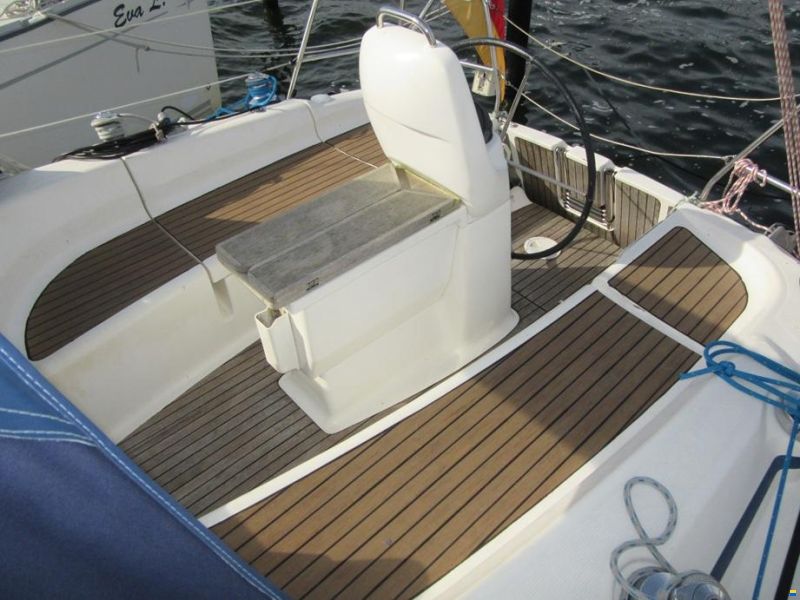 Bavaria 31 cruiser