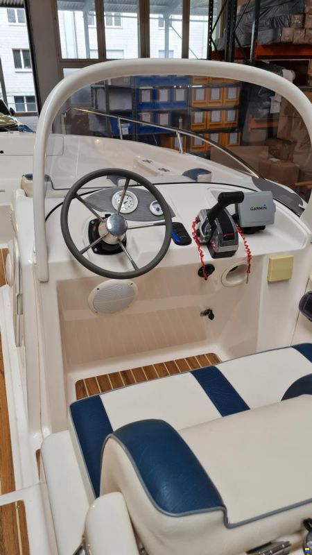 Quicksilver 500 Commander