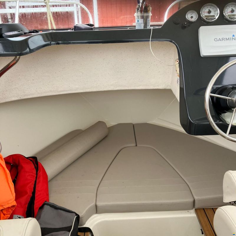 Quicksilver 675 Pilothouse