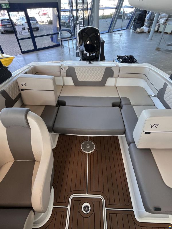Bayliner VR4 Outboard