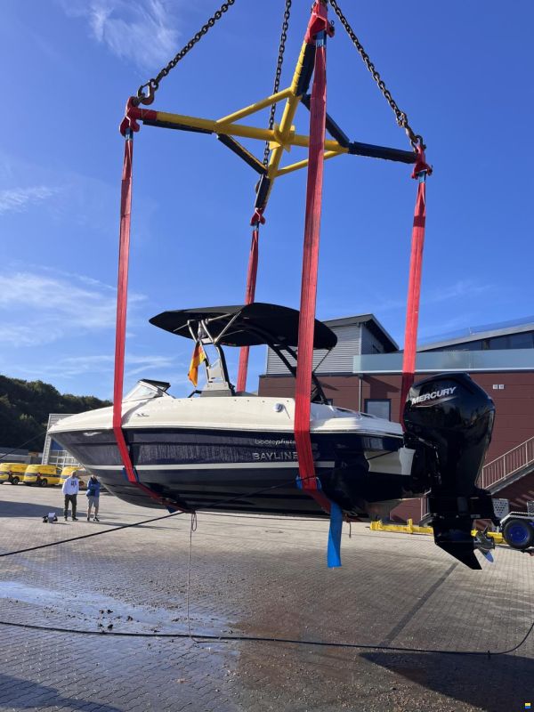 Bayliner VR4 Outboard