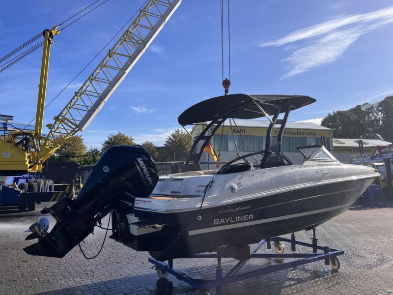 Bayliner VR4 Outboard
