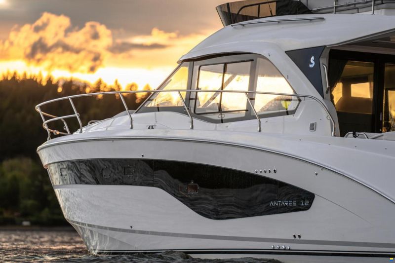 Beneteau Antares 12 Fly