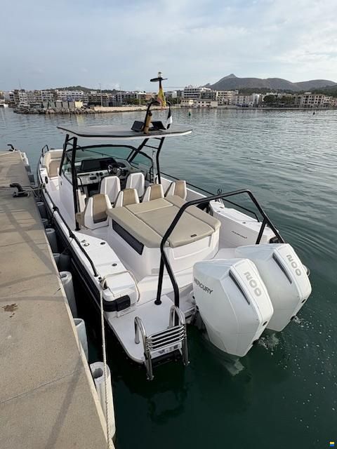 Axopar 28 T-TOP